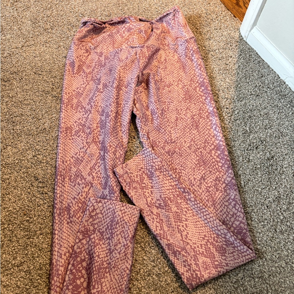 Pink metallicSnake Print Leggings